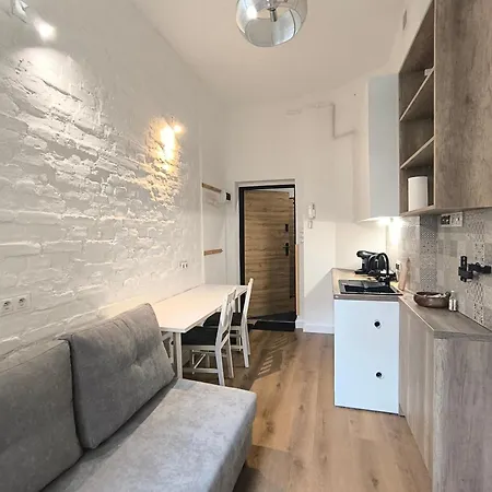 Mazurska Na Parterze Z Wejsciem Na Kod O Dowolnej Porze *